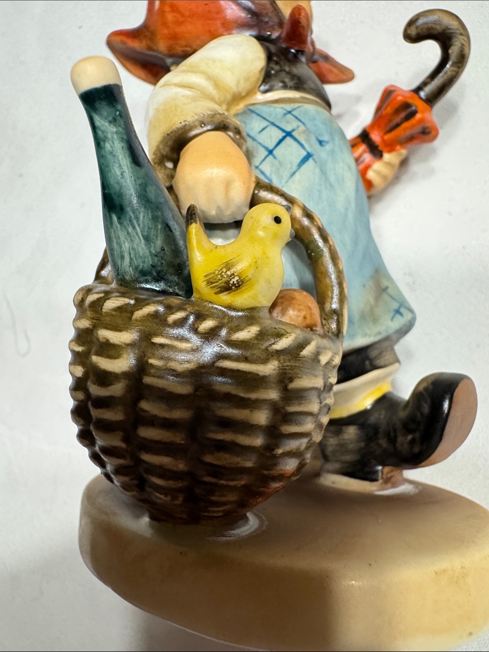 1971 Goebel M.I. Hummel “ Visiting An Invalid”  figurine. # 382. Mint condition. - Picture 7 of 11
